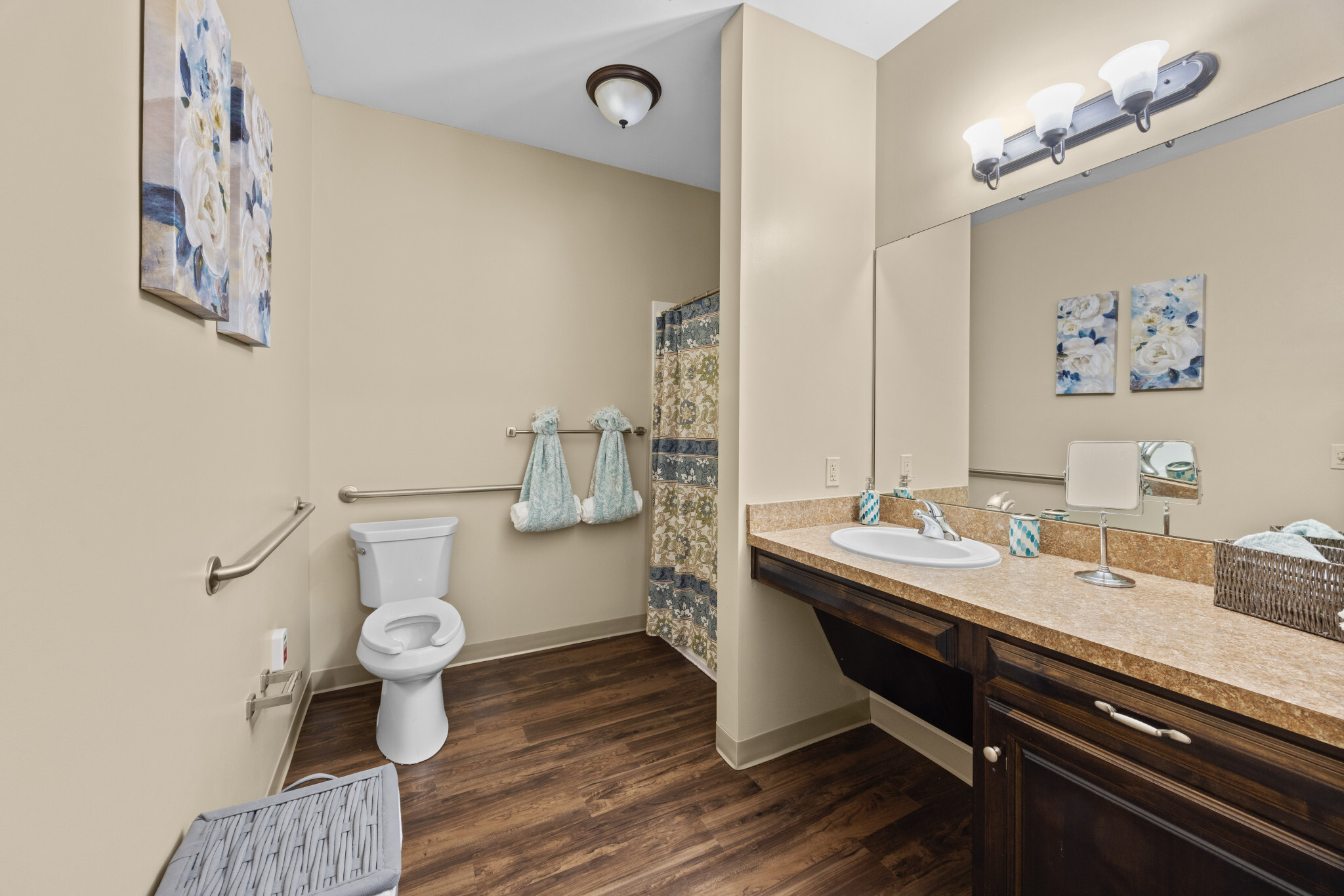 9601_North_Tullis_Drive_024